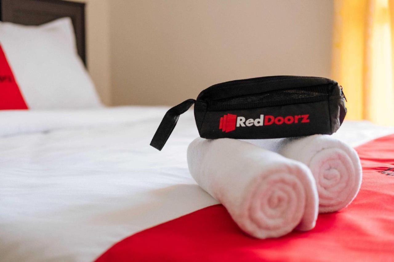 Reddoorz @ Paus Raya Hotell Palangkaraya Exteriör bild