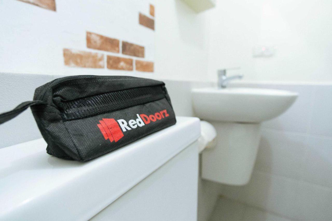 Reddoorz @ Paus Raya Hotell Palangkaraya Exteriör bild